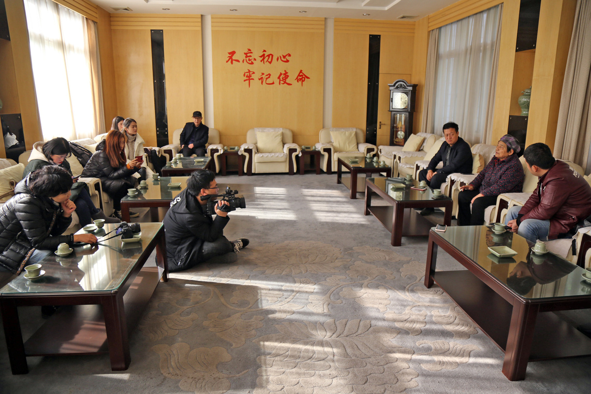 一肖一碼100-準(zhǔn)資料,一肖一碼100%-準(zhǔn)資料，揭示背后的違法犯罪問題