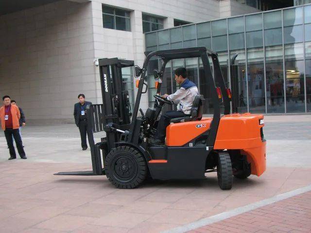 成都叉車司機最新招聘信息,成都叉車司機最新招聘信息及職業(yè)前景展望
