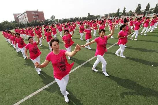 最新廣場舞變隊形八人,最新廣場舞變隊形八人，舞動青春的旋律